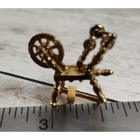 Beau Sterling Spinning Wheel Charm - Vintage! - Picture 3 of 3